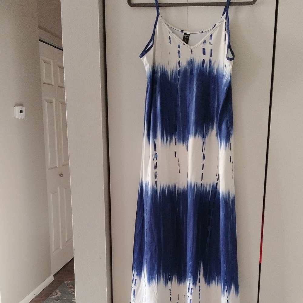 Stylish Blue and White Maxi Dress